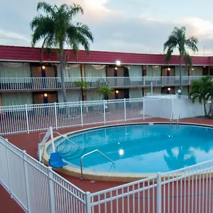 Hotel Express & - 5 Miles From St Petersburg Airport